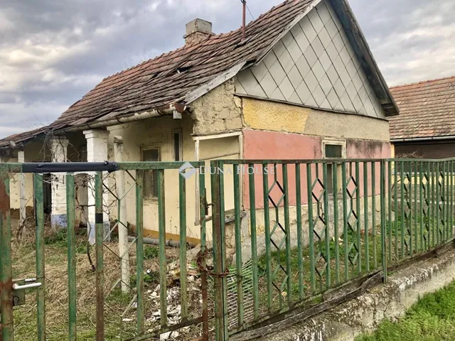 Eladó telek Tápiószentmárton 1277 nm