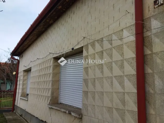 Eladó ház Jászkisér 77 nm