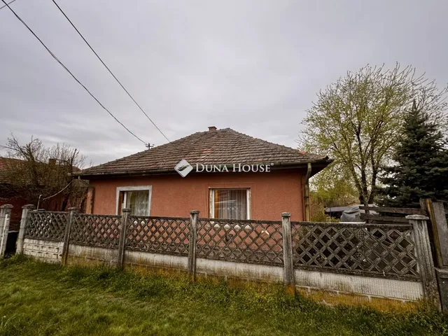 Eladó ház Dány 57 nm