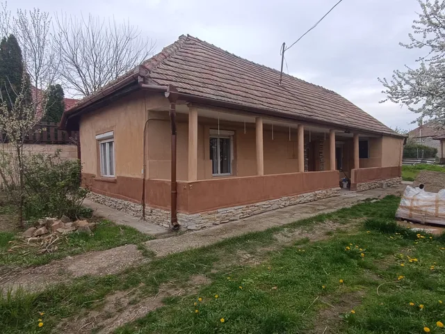 Eladó ház Úri 50 nm