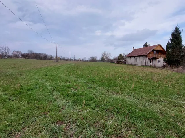 Eladó telek Tóalmás 812 nm