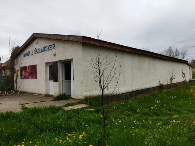 Eladó kereskedelmi és ipari ingatlan Erk 215 nm