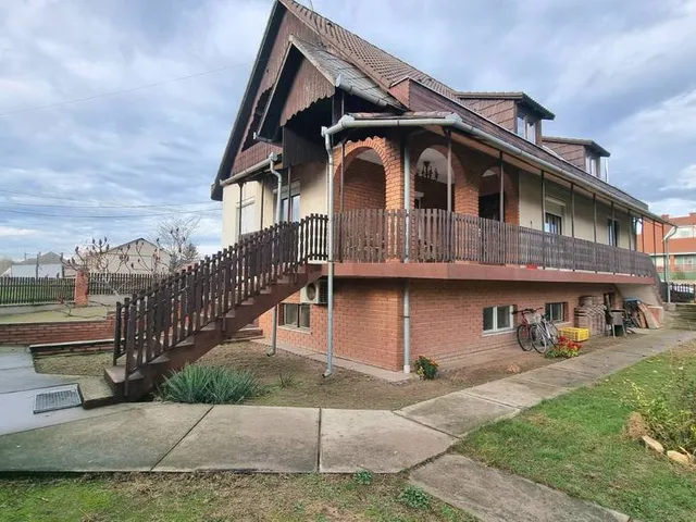 Eladó ház Tápióbicske 180 nm