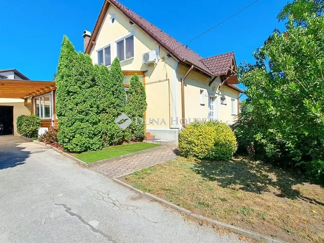 Eladó ház Pétfürdő 190 nm