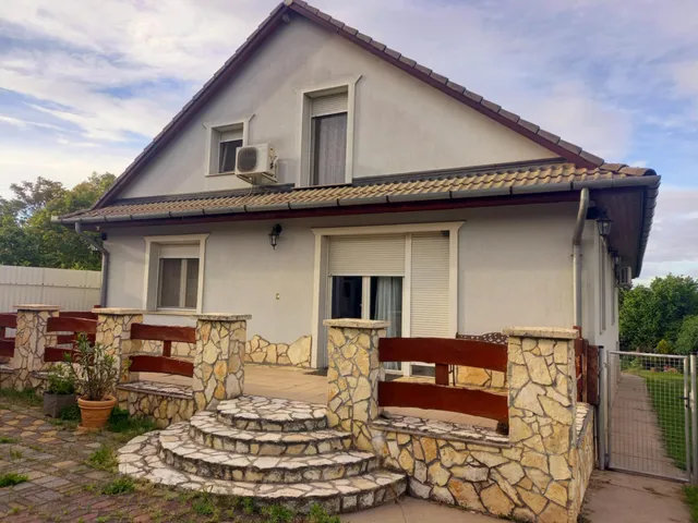 Eladó ház Sülysáp 214 nm