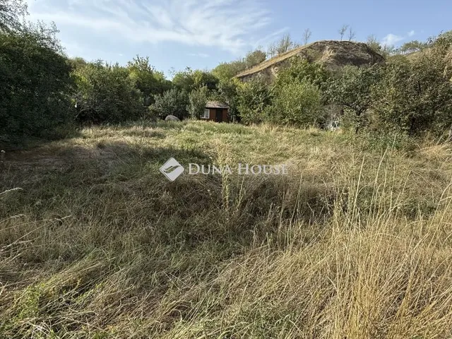 Eladó telek Pécel 1061 nm