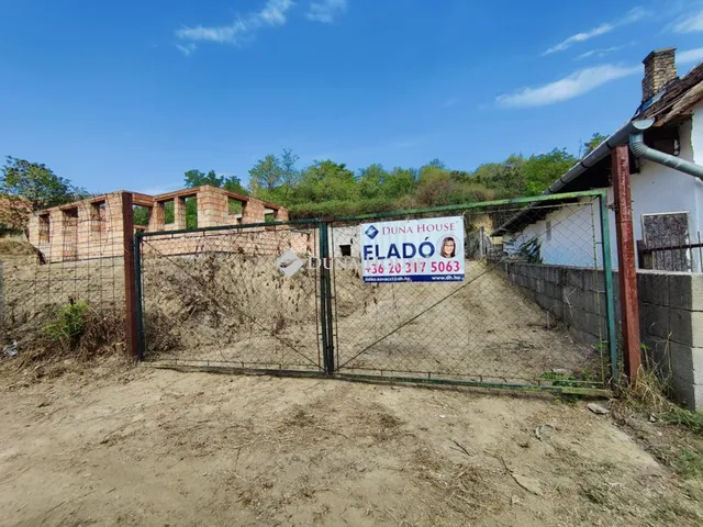 Eladó telek Úri 1665 nm