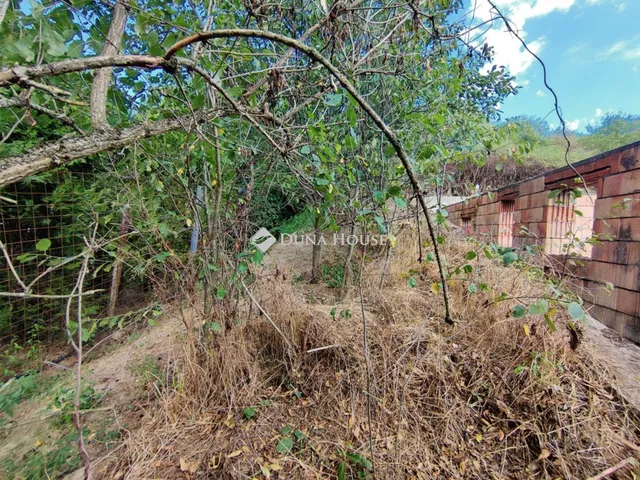 Eladó telek Úri 1665 nm