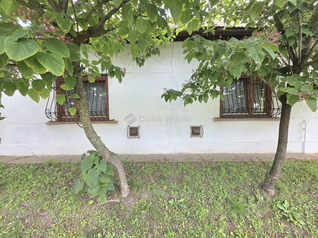 Eladó ház Kenderes 90 nm