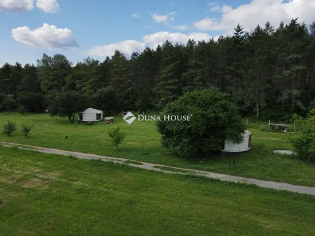 Eladó telek Vácduka 94481 nm