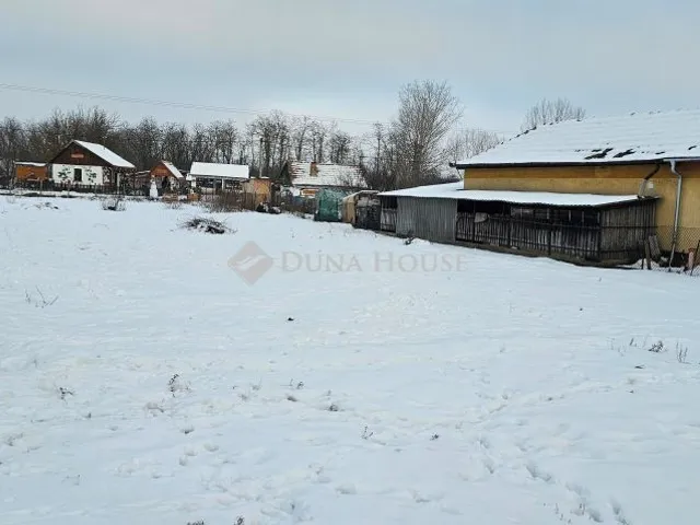 Eladó telek Farmos, Szabadság utca 1070 nm