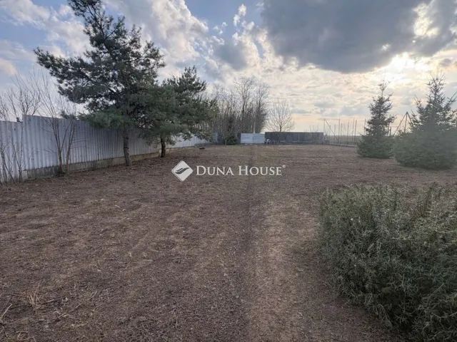 Eladó telek Úri 861 nm