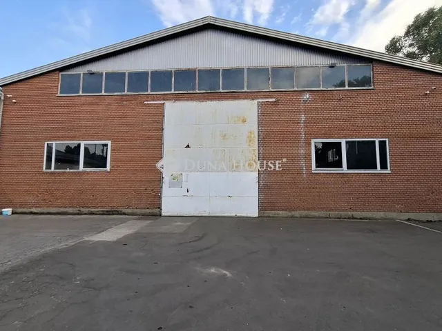 Eladó kereskedelmi és ipari ingatlan Pécel 950 nm