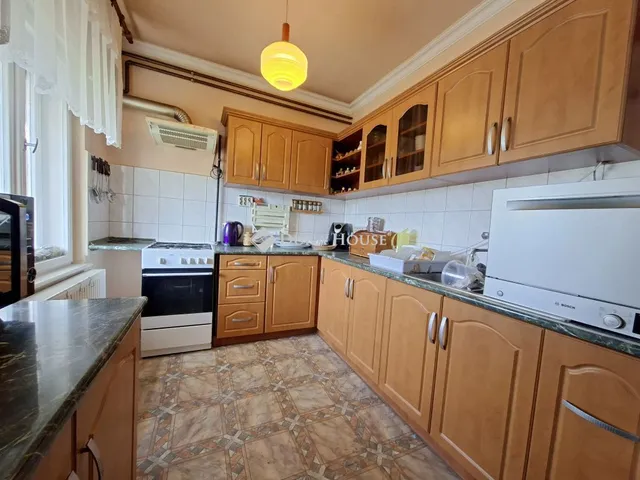 Eladó ház Tápiószecső 242 nm