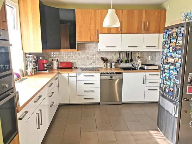 Eladó ház Úrhida 150 nm