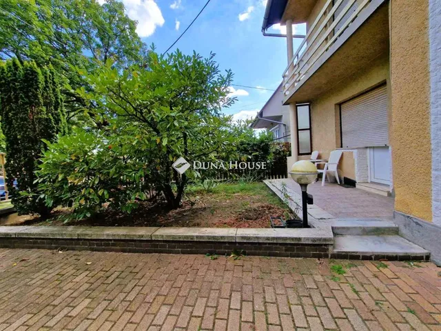 Eladó ház Budapest XVII. kerület, 525. tér 200 nm