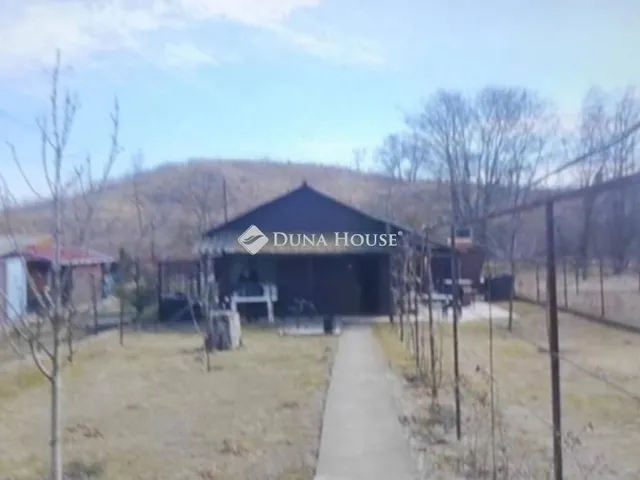 Eladó telek Galgahévíz 400 nm