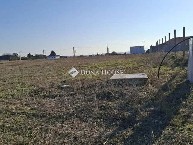 Eladó telek Őrbottyán 1020 nm