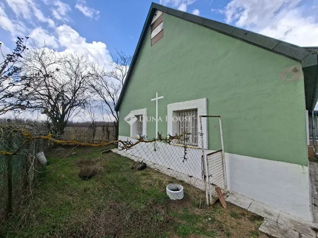 Eladó mezőgazdasági ingatlan Tápiószecső 100 nm