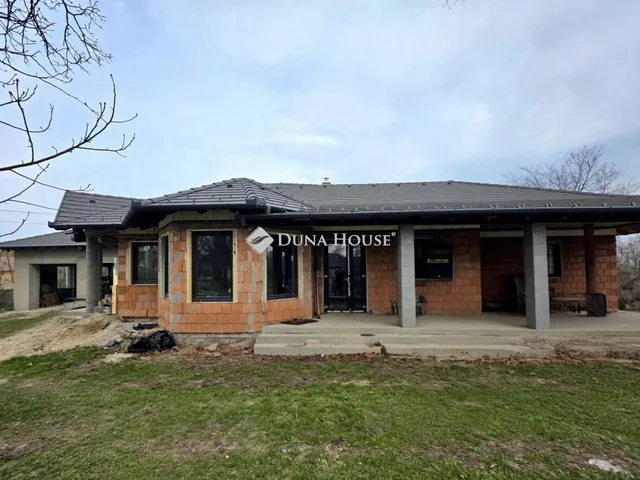 Eladó ház Tóalmás 241 nm