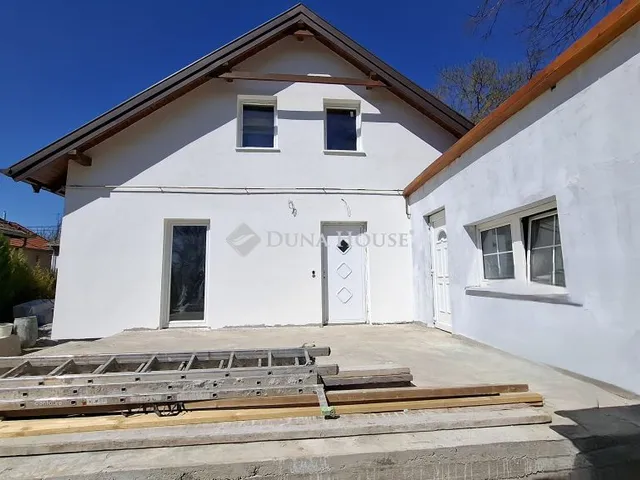 Eladó ház Iklad 76 nm