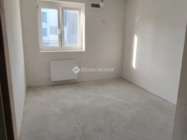 Eladó ház Iklad 76 nm