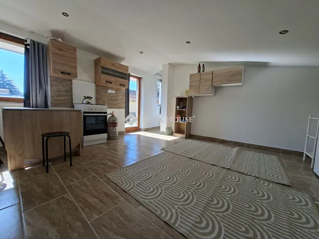 Kiadó ház Heves 45 nm