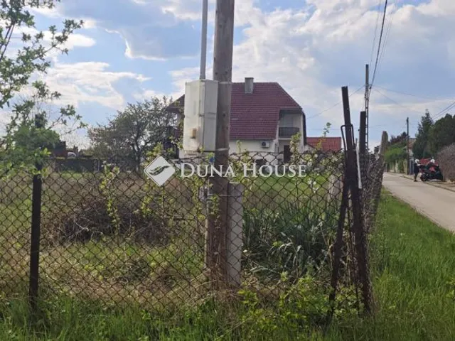 Eladó telek Úri 1012 nm