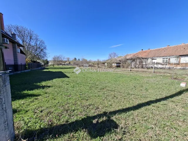 Eladó telek Tápióság 1498 nm