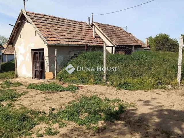 Eladó mezőgazdasági ingatlan Monor