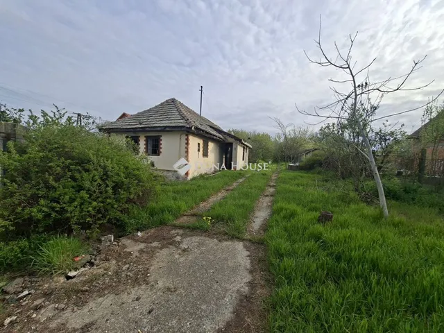 Eladó telek Tápiószecső 2625 nm