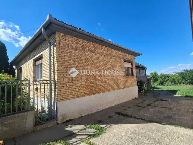 Eladó ház Dány 110 nm