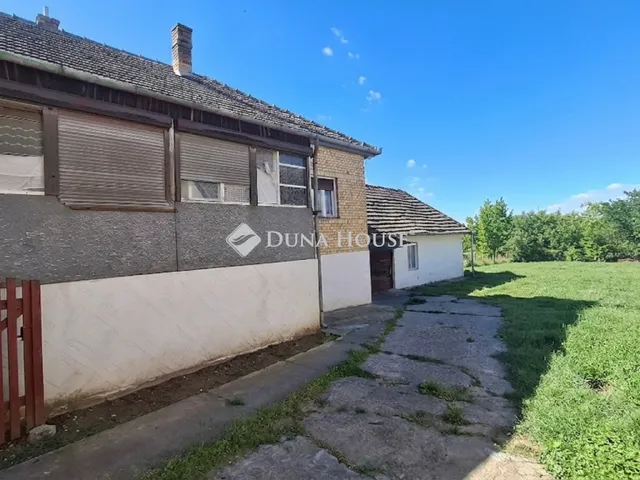 Eladó ház Dány 110 nm