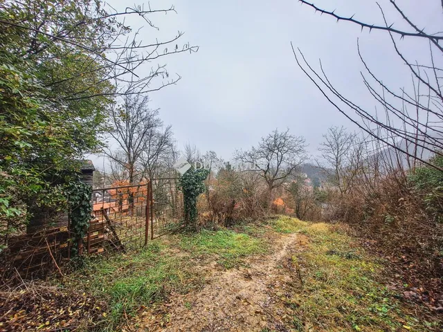 Eladó telek Csobánka 834 nm