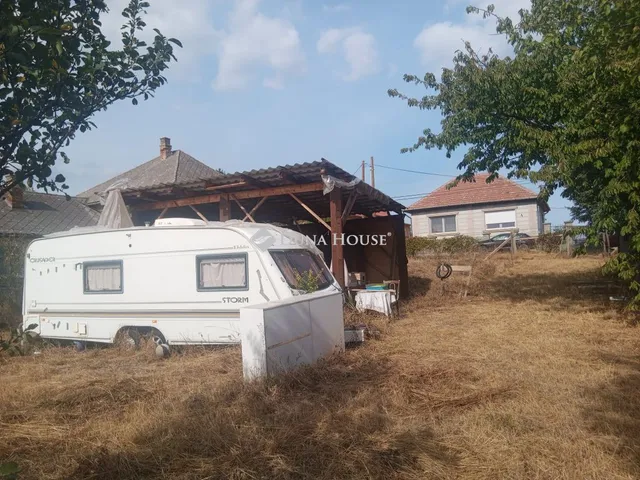 Eladó telek Valkó 1368 nm