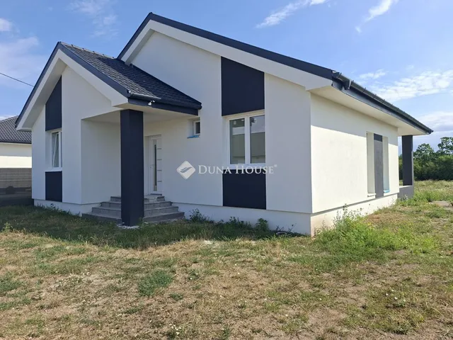 Eladó ház Atkár 114 nm