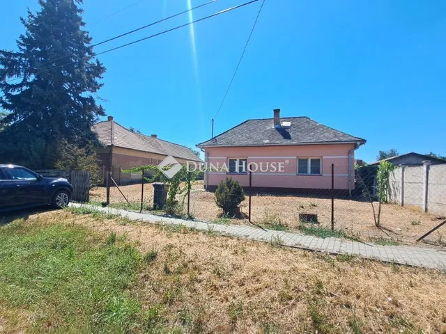 Eladó ház Tápióság, Szecsői út 40 nm