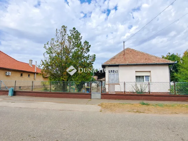 Eladó ház Tápiószecső 81 nm