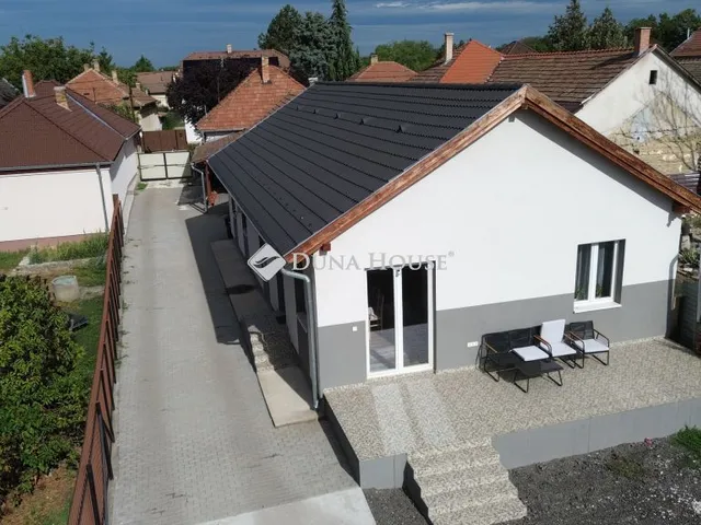 Eladó ház Üllő 207 nm
