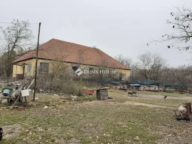 Eladó kereskedelmi és ipari ingatlan Nagykőrös 457976 nm