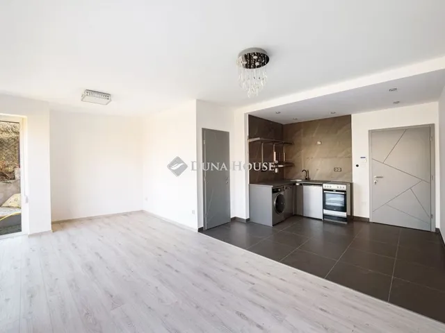 Eladó ház Budapest II. kerület 477 nm