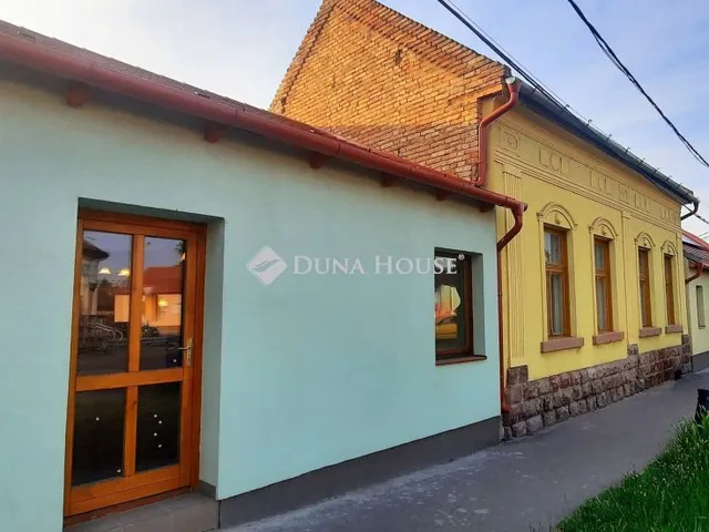 Kiadó kereskedelmi és ipari ingatlan Székesfehérvár 35 nm