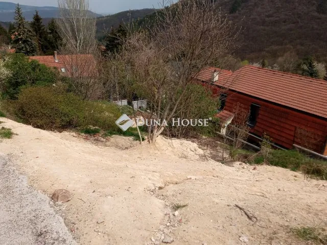 Eladó telek Solymár 872 nm