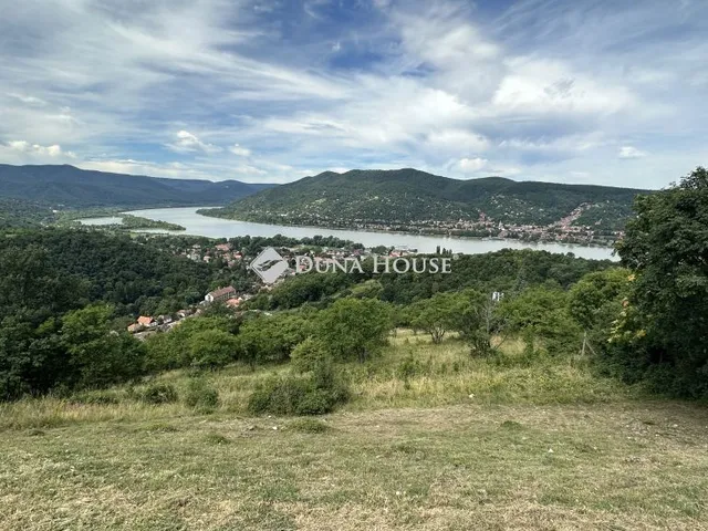 Eladó telek Visegrád 1342 nm