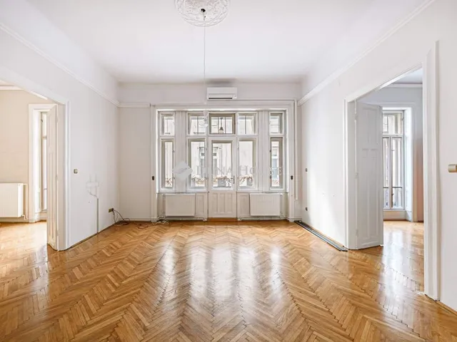 Eladó lakás Budapest V. kerület 128 nm
