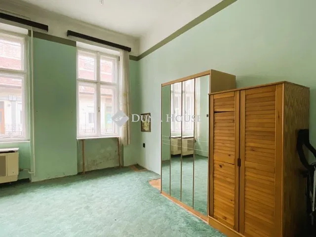 Eladó lakás Budapest VI. kerület 28 nm