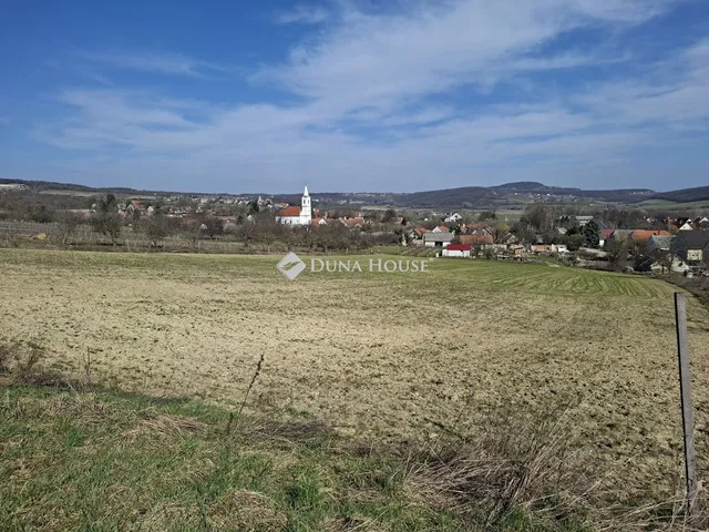 Eladó telek Balatoncsicsó 2822 nm