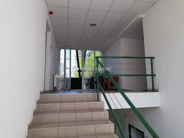 Kiadó kereskedelmi és ipari ingatlan Békéscsaba 2200 nm