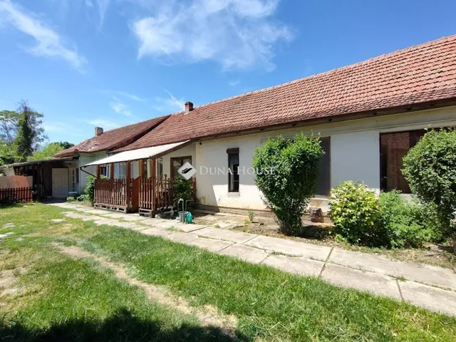 Eladó ház Békéscsaba, Szent László utca 173 nm
