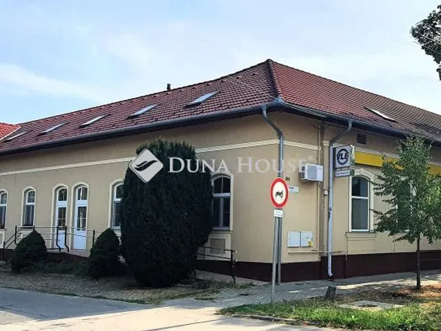 Eladó kereskedelmi és ipari ingatlan Gyomaendrőd, Hősök útja 950 nm
